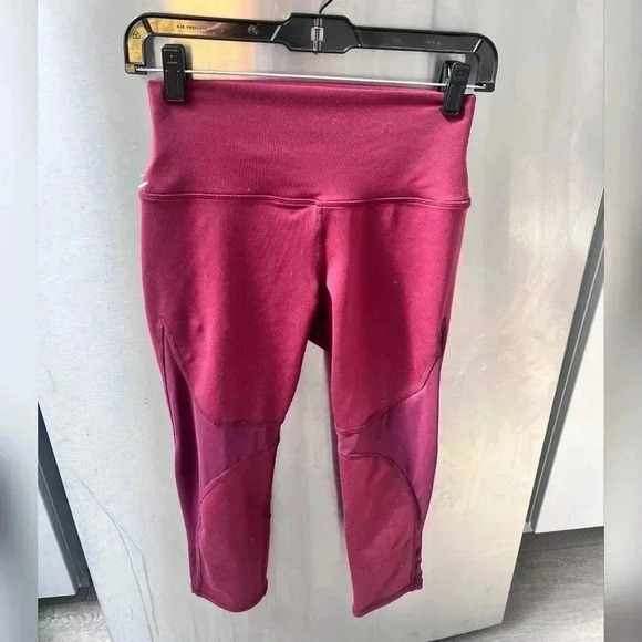 Alo Yoga High Waist Coast Capri
Leggings In Juneberry - Picture 6 of 7